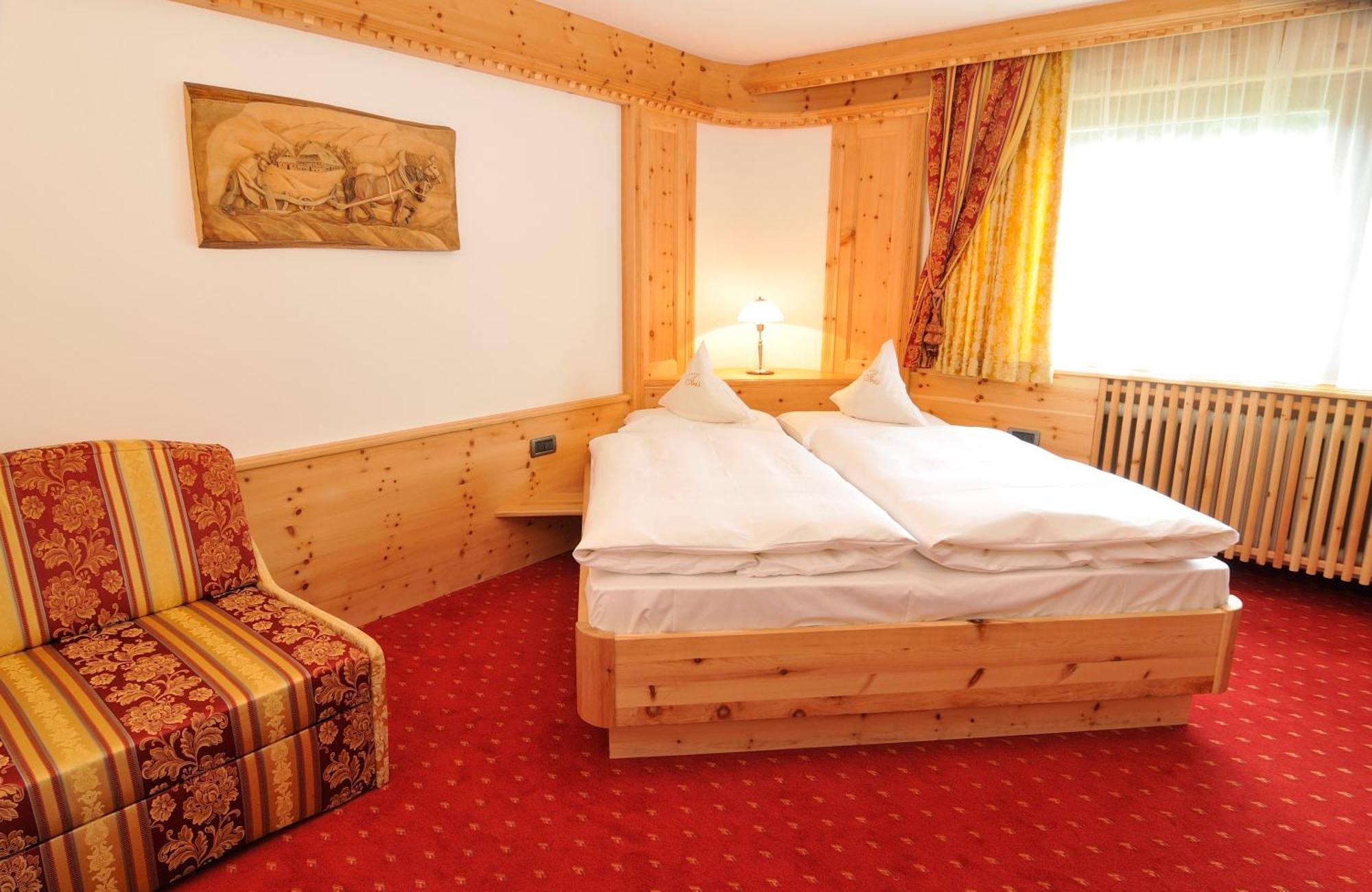Garni Hotel Iris 塞尔瓦迪加尔代纳山谷 外观 照片