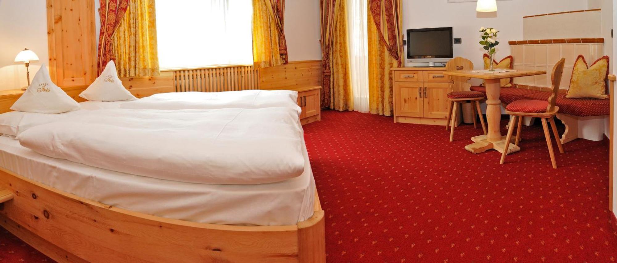 Garni Hotel Iris 塞尔瓦迪加尔代纳山谷 外观 照片