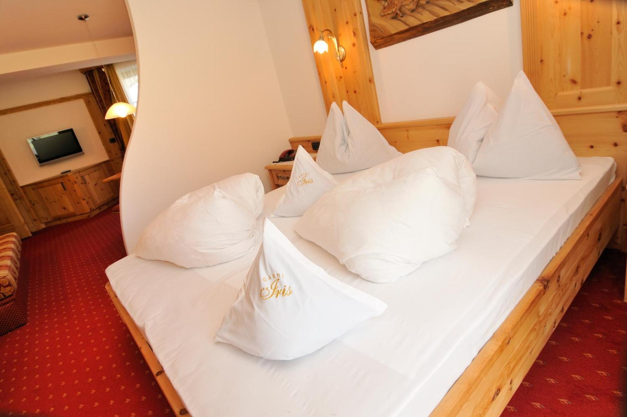 Garni Hotel Iris 塞尔瓦迪加尔代纳山谷 外观 照片