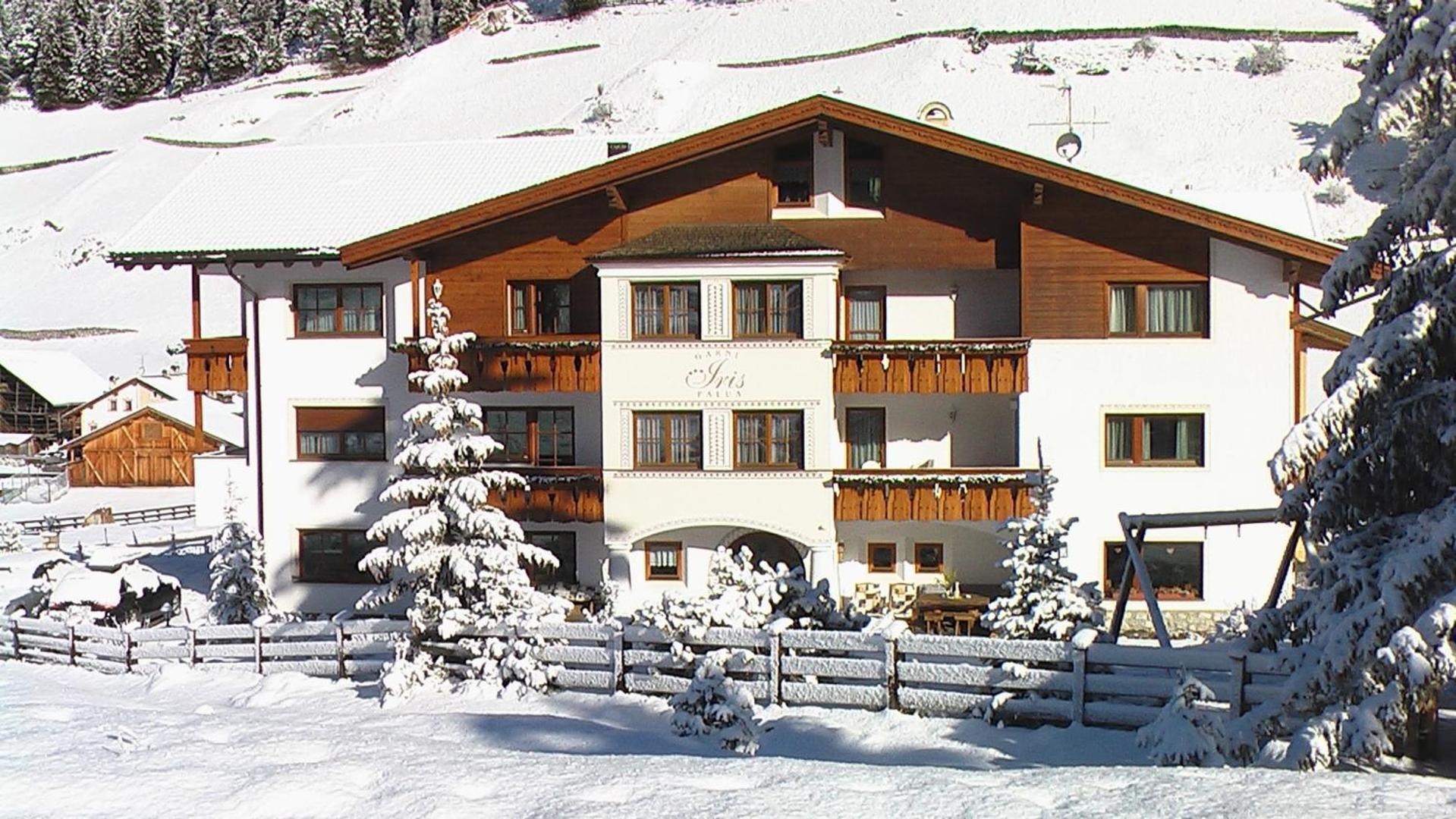 Garni Hotel Iris 塞尔瓦迪加尔代纳山谷 外观 照片